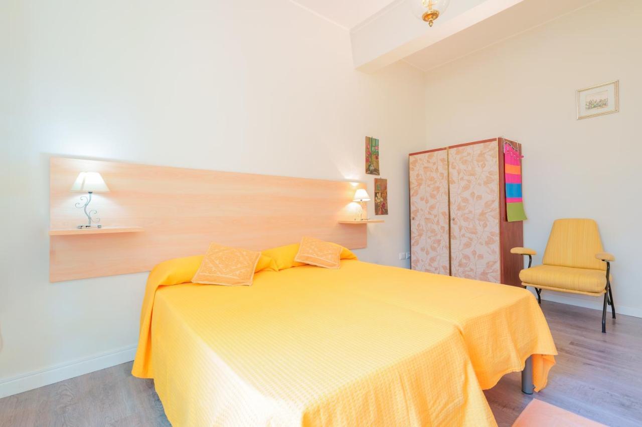 Fortyfourbandb Bed and Breakfast Cagliari Buitenkant foto